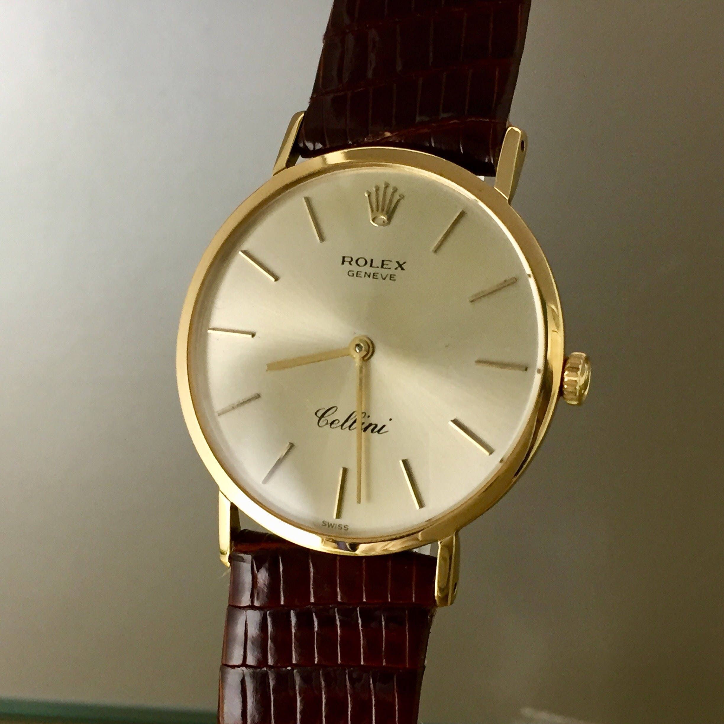 Fantastic Rolex Cellini Vintage Watch in 18kt yellow gold with