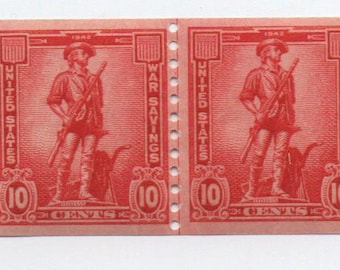 Sellos de 10 centavos de la serie de ahorros de guerra de 1943 (Scott's WS 12), par de sellos en rollo, nuevos sin usar.
