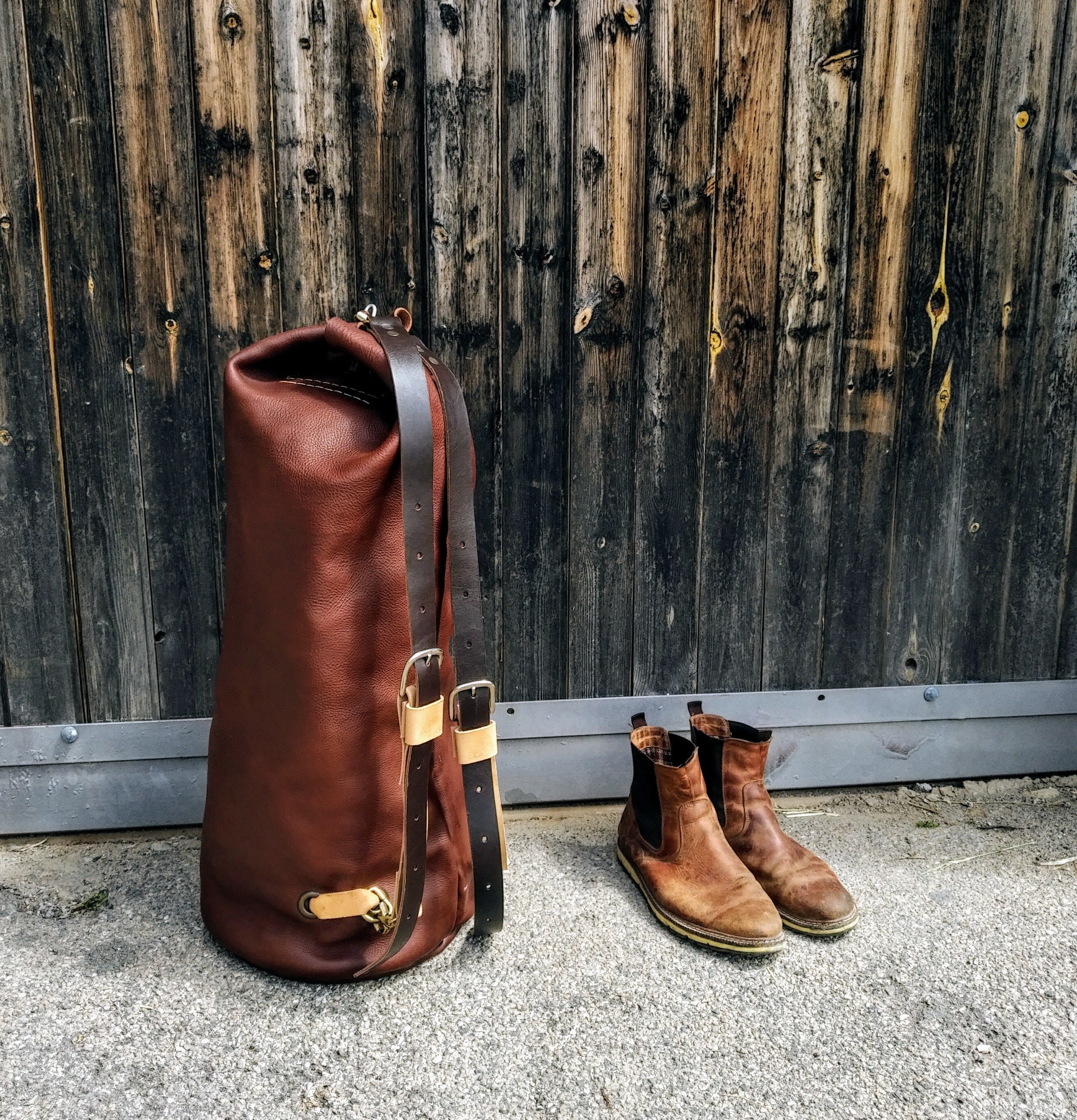 CATANZARO- Unisex handmade genuine leather travel bag with italian