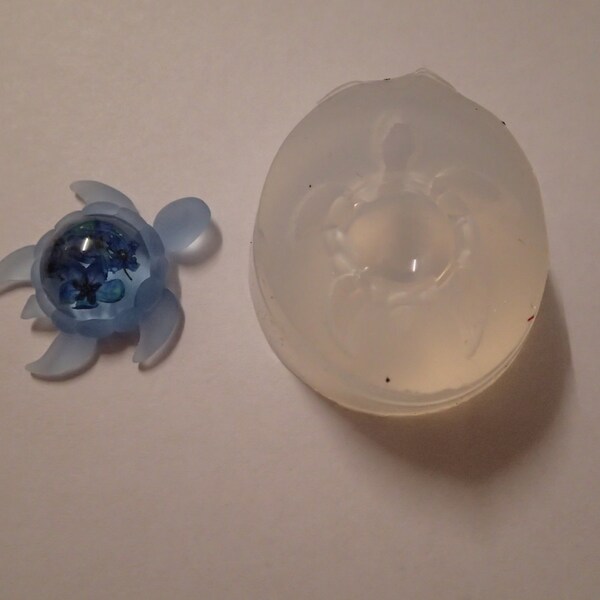 Turtle clear silicone mould for resin jewellery/craft and polymer clay 46x46mm
