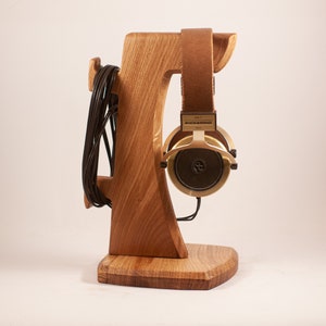 Wooden headphone holder, headphone stand, headphone hanger