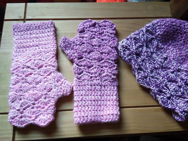 Ladies Hat and Gloves
