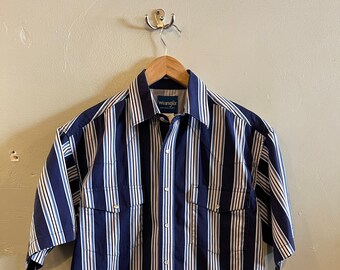 WRANGLER / vintage western shirt / shortsleeve / snap up shirt / bold stripe / vintage Wrangler / rodeo shirt / ranch wear / mens L