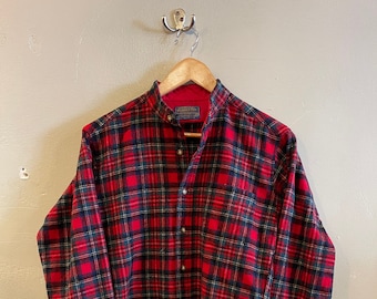 PENDLETON / wool shirt / short collar / classic plaid / made in USA / Pendleton plaid / country wool / built to last / blue tag / mens XS-S