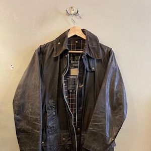 BARBOUR Border / vintage wax jacket / made in uk / waxed cotton jacket / distressed / *as-is / navy blue Barbour / 80s vintage / mens S (34)