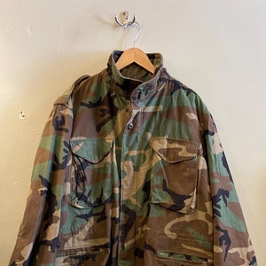 M-65 / vintage military jacket / vintage camo / taxi driver / army surplus / made in USA / mens jacket / army camo / fall jacket / mens L