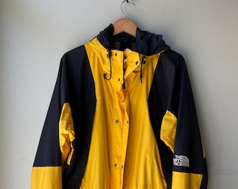 NORTH FACE / vintage shell jacket / black and yellow / gore tex vintage / 90s Northface / hip hop / spring jacket / gorp / mens L