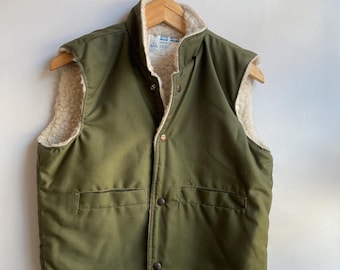 BIG BILL / vintage work vest / fleece lined / made in Canada / 70s-80s / snap up vest / army green / cottage wear / mens XS-S