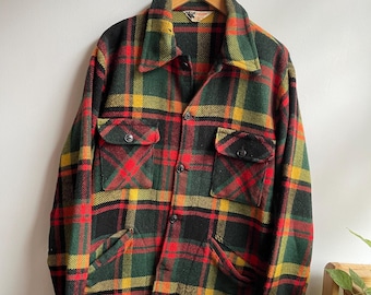 SHIRTCHIEF / vintage wool overshirt / wool blend / made in Canada / cateye buttons / country wear / cottage wear / vintage plaid / mens M.