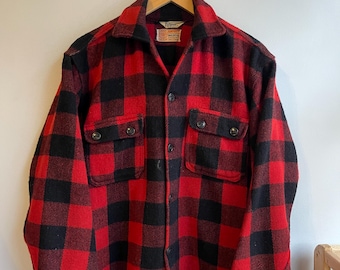 REGENT / vintage wool overshirt / wool and nylon / lumberjack shirt / 70s vintage / made in Quebec / classic outerwear / buffalo / mens M
