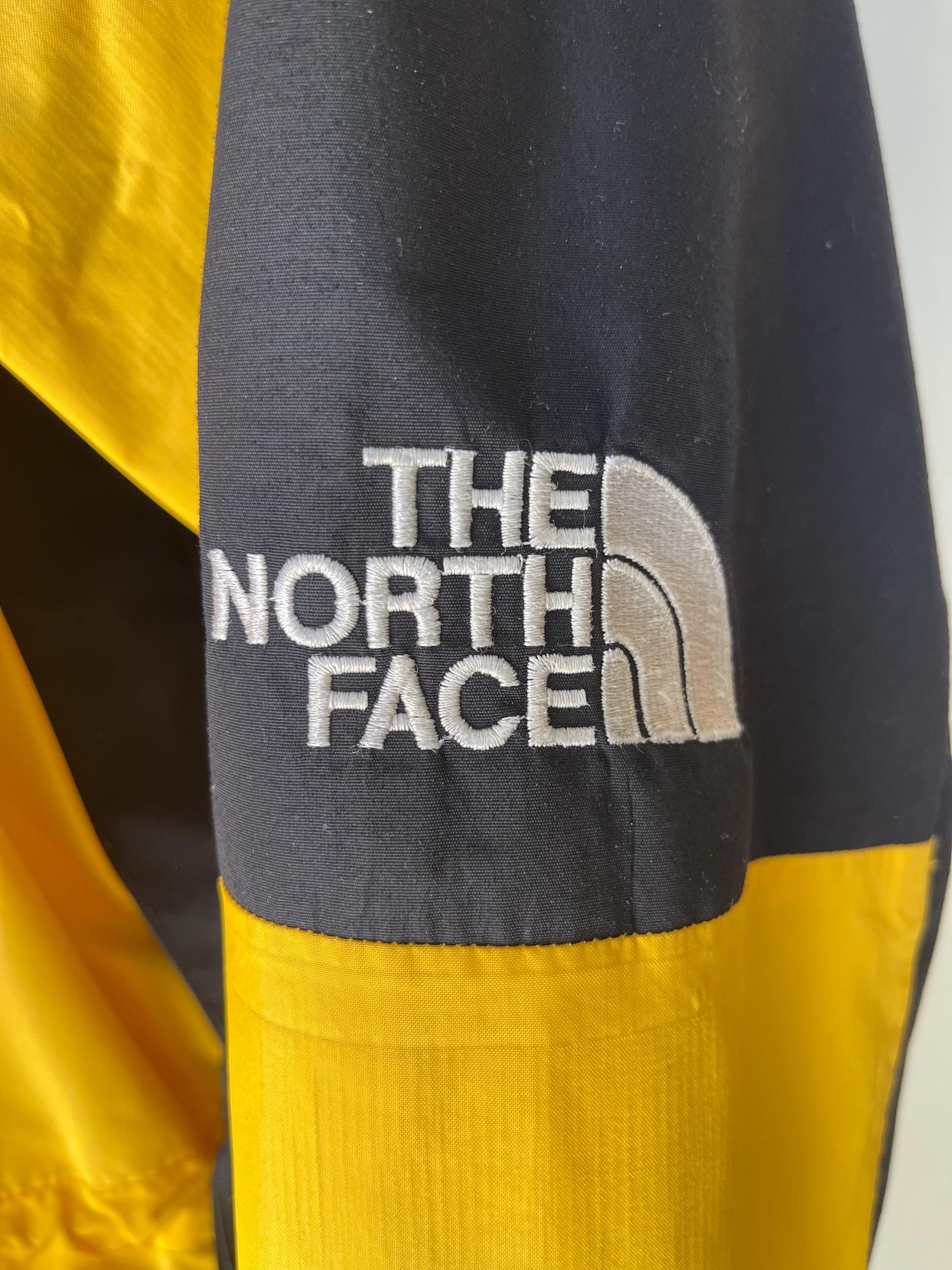 NORTH FACE &frasl; Vintage Shell Jacket &frasl; Black and Yellow &frasl; Gore Tex
