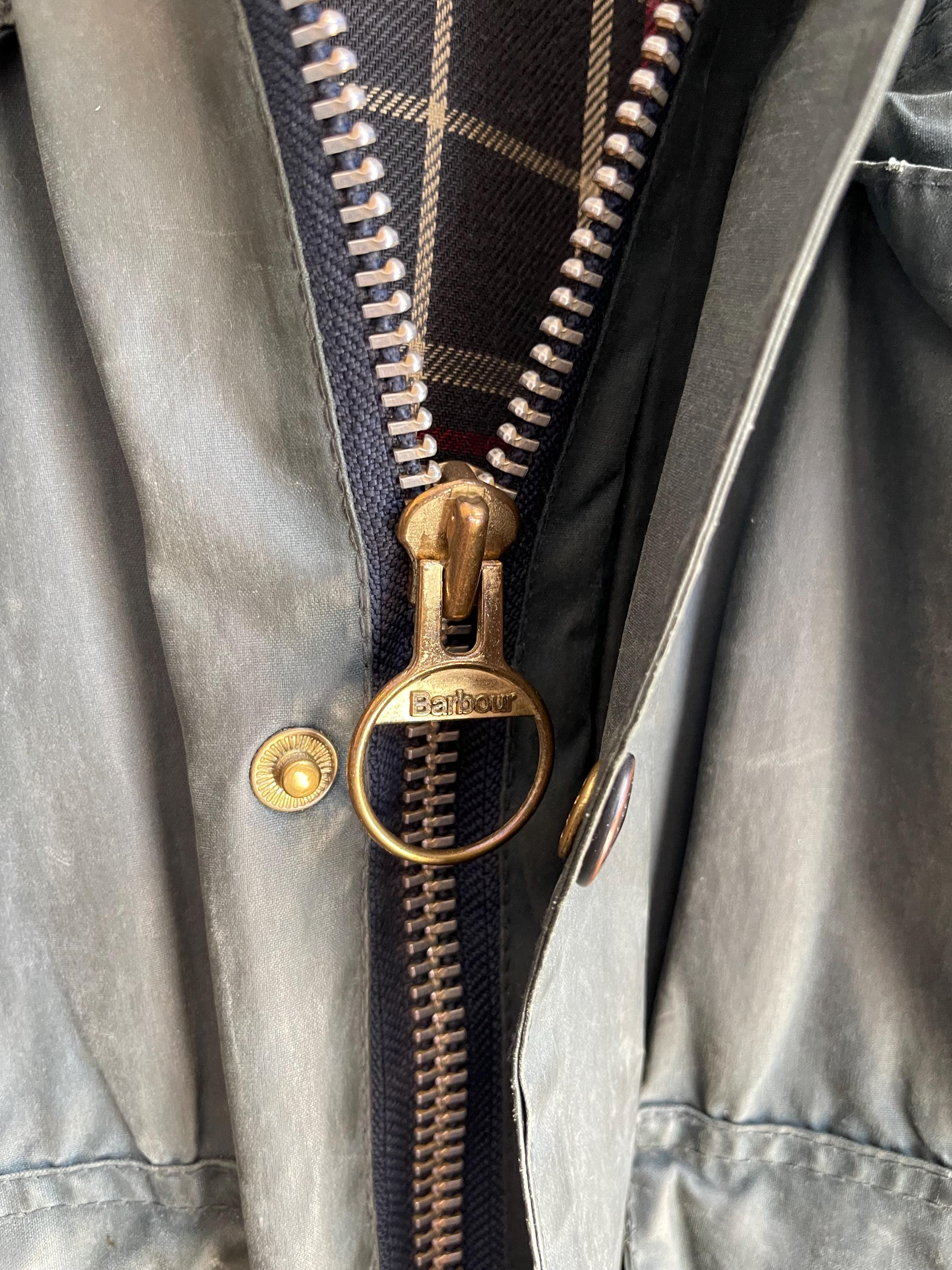 BARBOUR BEDALE / 2 Crest Label / Made in England / Navy Blue / 80s