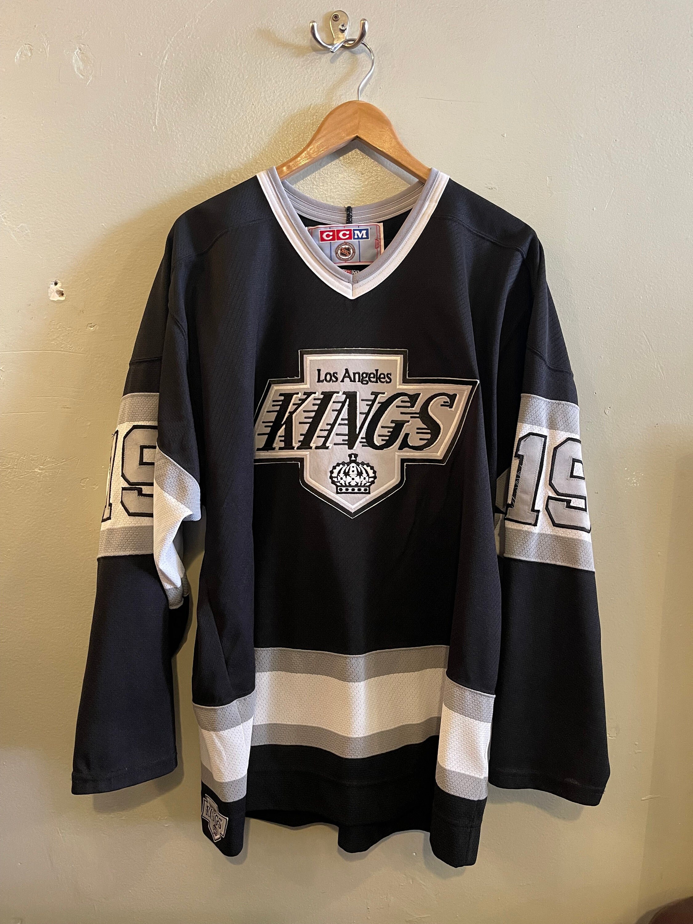 LA KINGS / Russ Courtnall / Vintage NHL Sweater / Ccm Brand