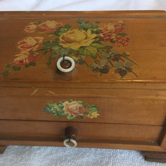 vintage decorative box, jewelry box, keepsakes, - image 2