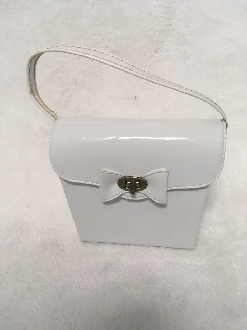 vintage adorable white child/'s purse with bow clasp