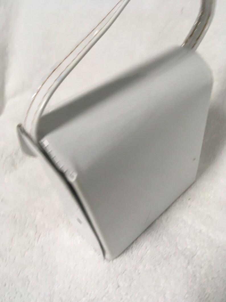 vintage adorable white child/'s purse with bow clasp