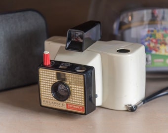 Polaroid : Model 20 -- "The Swinger"