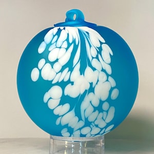 Hand Blown Glass Friendship Ball, Suncatcher, Glass Window Ornament, Gift for Home, Frosted Blue & White Glass Ball, 3.94&quot;, 8.5 oz, S1-36Q