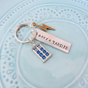 HP Dr Doctor Who Accio Tardis Keychain, Lightning Bolt, Police Box