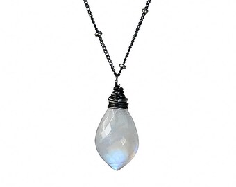 Collar con colgante de piedra lunar arcoíris*Auténtico*Plata de ley oxidada*Piedra de nacimiento de junio*Idea de regalo de joyería para mujer