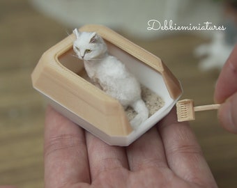 Bac à litière miniature pour animaux de compagnie et chat à l'échelle 1/12ème pour maison de poupée et une pelle