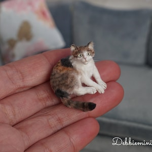 Dollhouse Miniature Cat Pet Animal in 1:12th Scale &quot;Tia&quot;