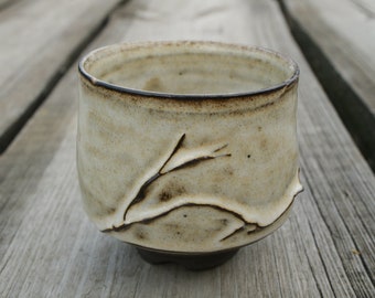 Bol à thé Wabi Sabi. Tasse à thé Yunomi. Poterie artisanale. Bol à thé en céramique. Tasse de poterie fabriquée à la main. Cadeau pour les amateurs de thé. Service à thé.