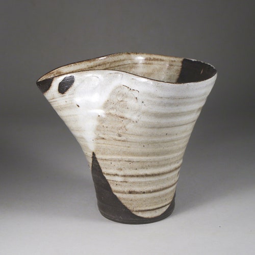 Black Clay popular Katakuchi, Pincher, Spouted Pouring Bowl by Paul Fryman