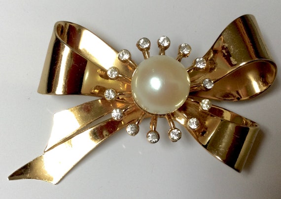 Vintage Signed Coro Brooch Pin Faux Pearl Rhinest… - image 1