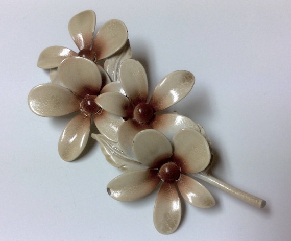 Vintage Signed Weiss Four Flower Enamel Brooch Pi… - image 1