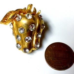 Adorable Signed Lisner Figural Brooch Pin Strawberry Studded With Rhinestones Gold Tone Tiny