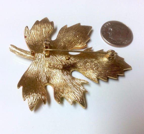 Gorgeous Enamel Signed Hedy Maple Leaf Brooch Pin… - image 4