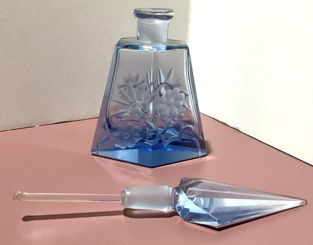 チェコスロバキア製 大型ヴィンテージ香水瓶 ダウバーサイン入り