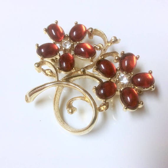 Vintage Red Jelly Lucite and Rhinestone Gold Tone… - image 1