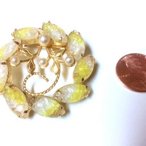 Vintage Marboux Molded Thermoset Lucite Prong Set Cabochons Yellow to White Brooch Pin Faux Pearls image 2