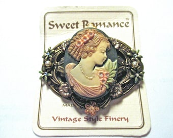 Vintage Sweet Romance New on Card Cameo Brooch Shelly Cooper