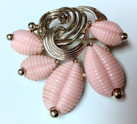 Marboux Brooch Pin Pink RibbedThermoset Pieces Si… - image 2