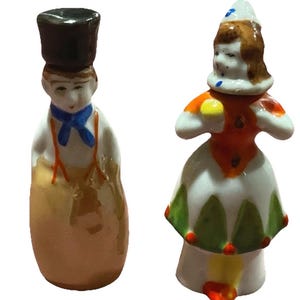 Coppia vintage di bottiglie di profumo figurative da uomo e da donna, tamponi lunghi in vetro
