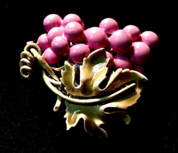 Coro Brooch Signed Figural Bunch Grapes Vine Vint… - image 2