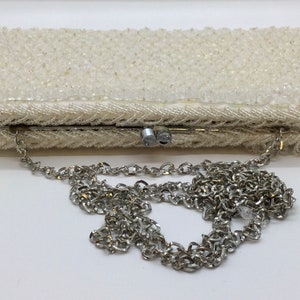Cartera de mano de flores de lucita cosidas a mano de mediados de siglo Hong Kong White