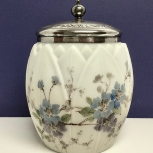 Smith Brothers Mount Washington Wavecrest Biscuit Cracker Jar Silver Plate Lid