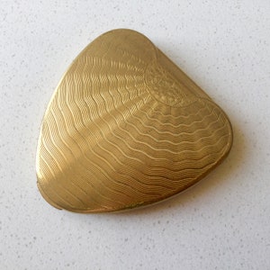 Classy Vintage Kigu Patented Powder Compact Heart Shaped Cherie