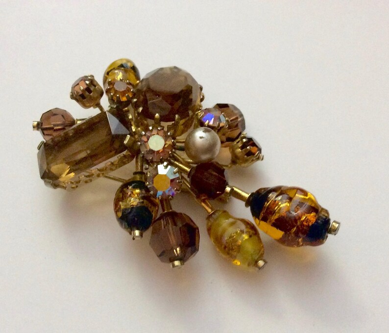 Fantastic Vintage Signed Kramer and Made in Austria Topaz Gripoix Foil Art Glass Brooch Pin Rhinestones Huge