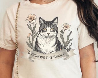 Serious Cat Energy Floral Cat PNG, Miłośnik kotów PNG, Książka o kotach, Prezent dla miłośnika kotów, Prezent dla niej, Koszulka dla mamy kota, Uroczy wzór koszulki z kotem