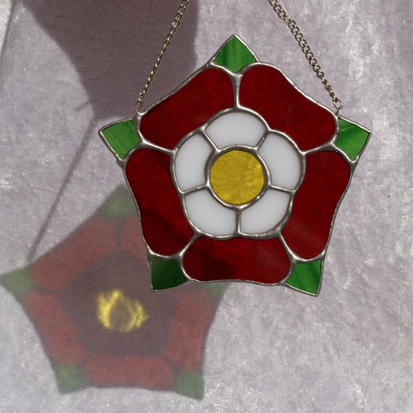 Tudor Rose, rose, glass Tudor rose, glass rose, stained glass flower, red flower, red rose, suncatcher, traditional rose, English rose