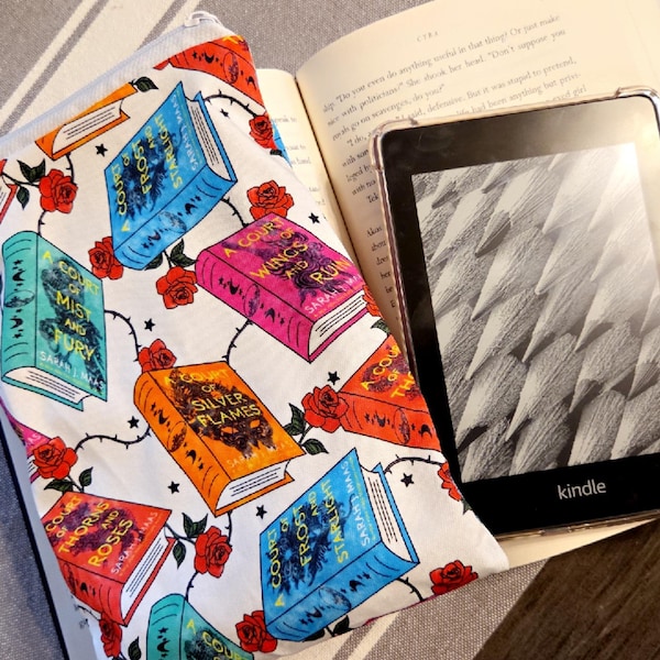 Funda para Kindle de tela inspirada en Una corte de rosas y espinas