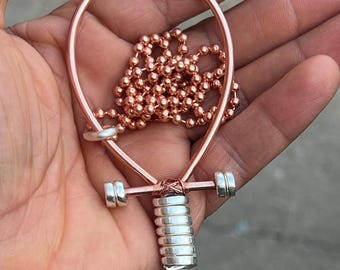 Ankh-halsband i koppar och silver | Hellindat Ankh-hänge i elektrum | Handgjorda smycken med egyptiska symboler
