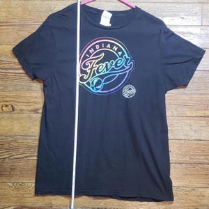 Indiana Fever Pride Fanatics WNBA Mens size M Medium shirt