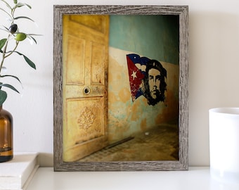 Che Guevara - "Hasta la victoria siempre" - Old Havana doorway - Havana photography - Cuba photography - Cuba art print - Home office decor