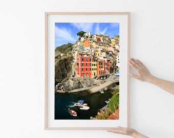 Village italien coloré - Riomaggiore Cinq Terres - Riviera italienne - Affiche photo Italie - Paysage maritime - Photographie de voyage